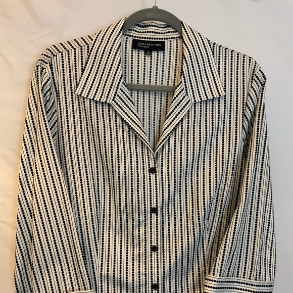 Easy care Blouse - Picture 2 of 4